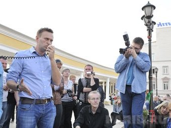 Олег Шеин и Алексей Навальный в Астрахани 10 апреля. Фото РИА Новости, Алексей Куденко