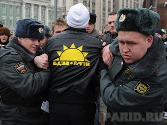 Задержание у здания Госдумы. Фото РИА Новости, Владимир Астапкович